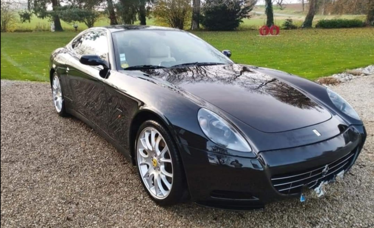 Nettoyage haut de gamme pour véhicules de luxes et de collections