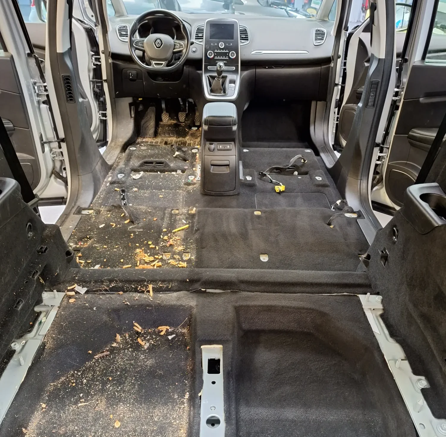 Nettoyage complet intérieur de votre voiture